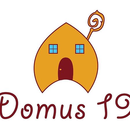 Отель Domus 19 Неаполь Экстерьер фото