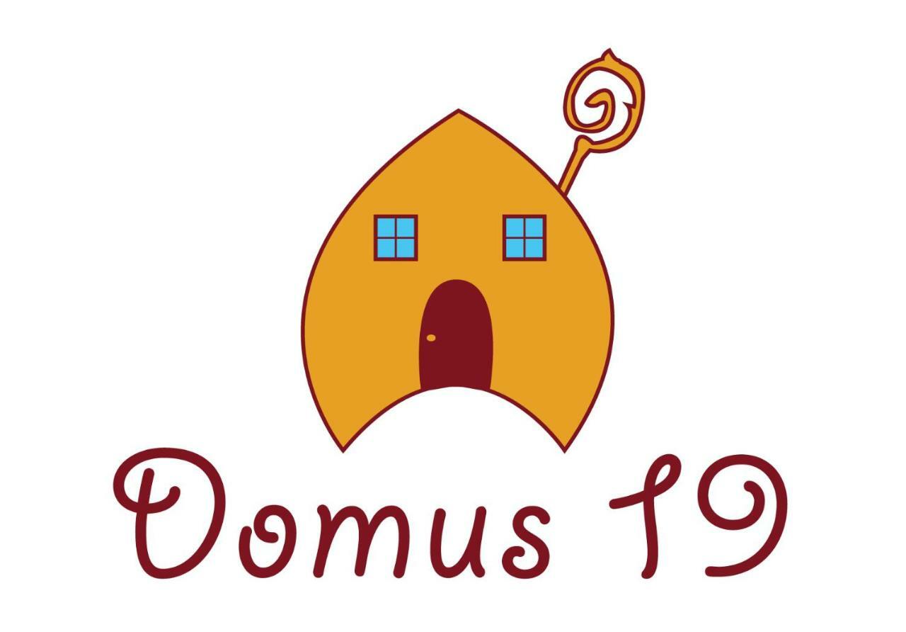 Отель Domus 19 Неаполь Экстерьер фото